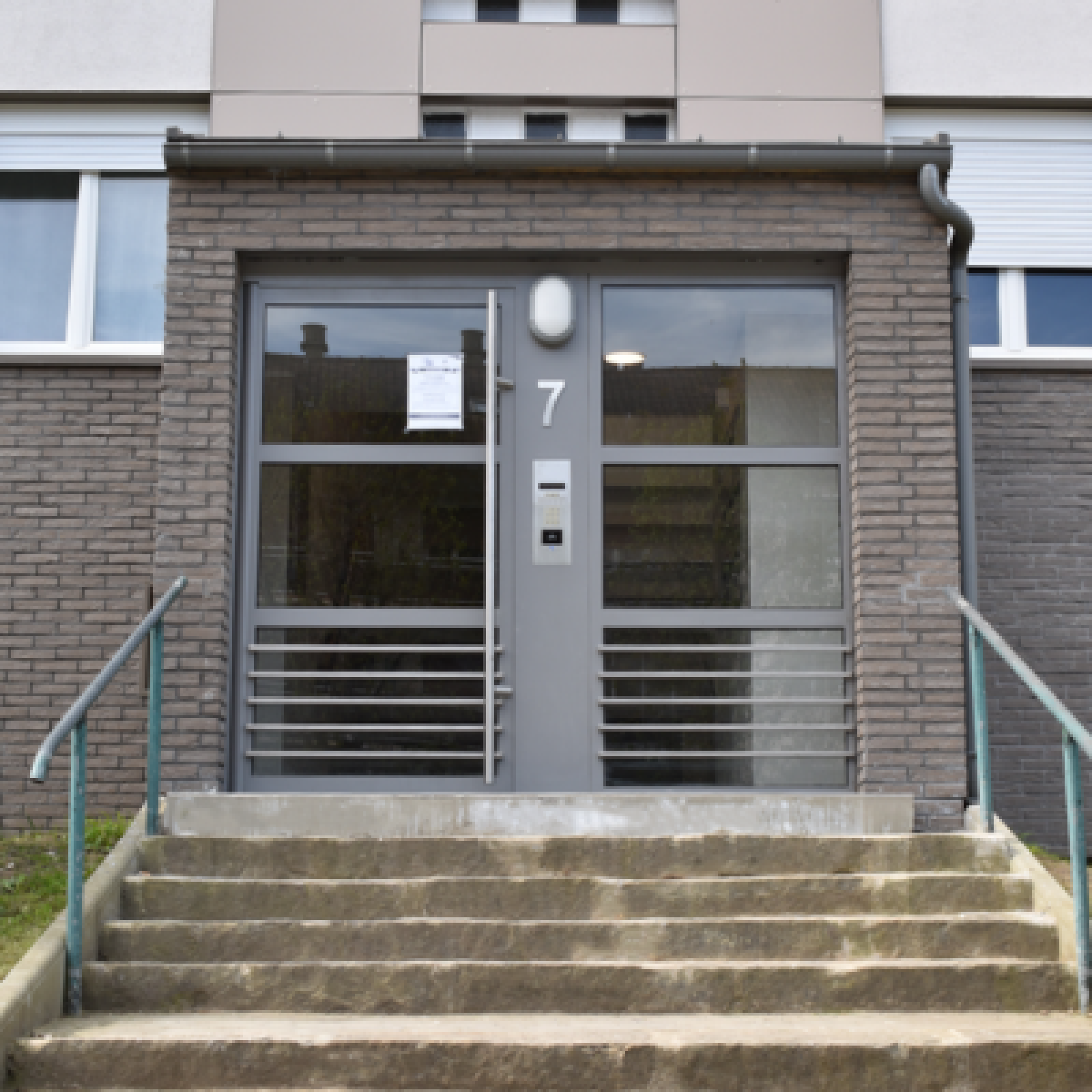 Porte acier vitre
